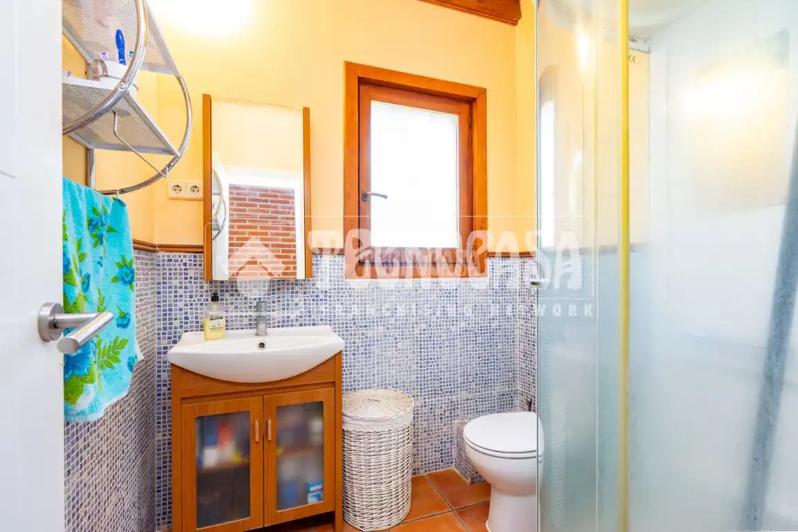 Baño de Casa o chalet en venta en Guadalix de la Sierra con Calefacción, Jardín privado y Terraza
