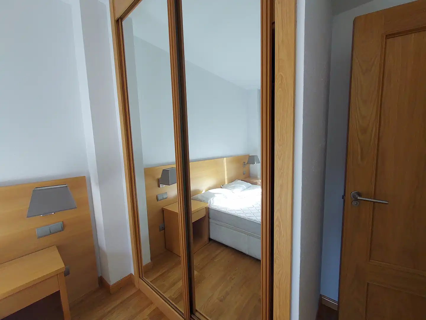 Dormitori de Apartament de lloguer en Madrid amb Aire condicionat, Calefacció i Parquet