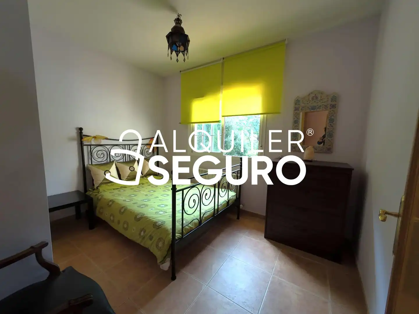 Dormitori de Casa o xalet de lloguer en La Adrada  amb Calefacció, Terrassa i Piscina