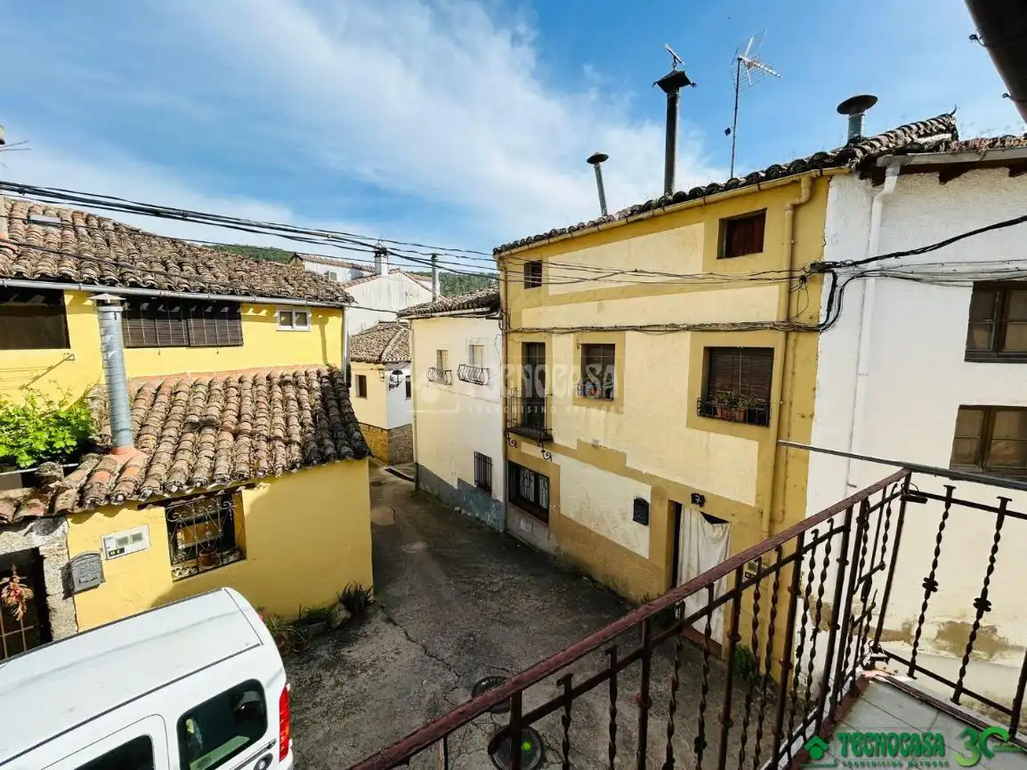Vista exterior de Casa adosada en venta en Arenas de San Pedro