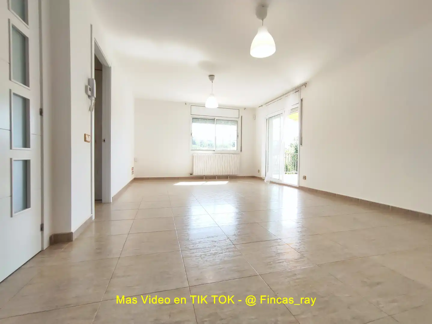 Sala de estar de Casa o chalet en venta en Bigues i Riells del Fai con Calefacción, Jardín privado y Terraza