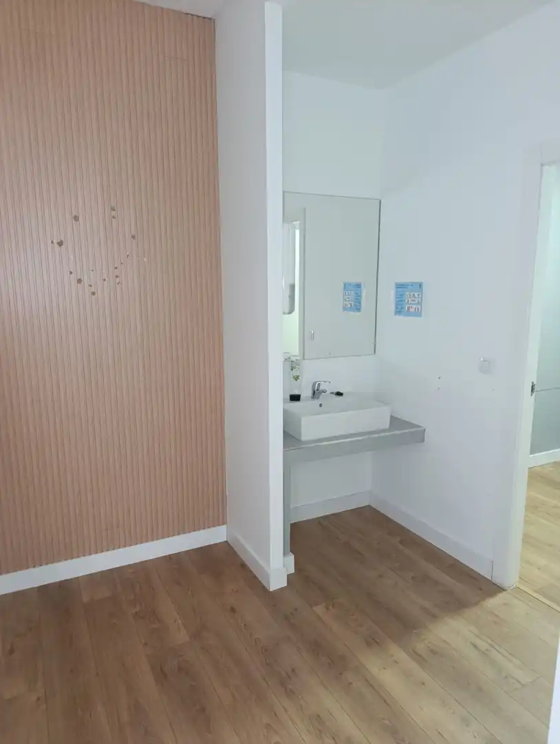 Badezimmer von Geschaftsraum zur Miete in Valdepeñas