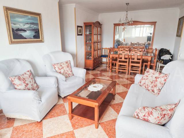 Piso en Alquiler en Calle Capulino Jáuregui en Parque Ayala - Jardín de la Abadía - Huelín