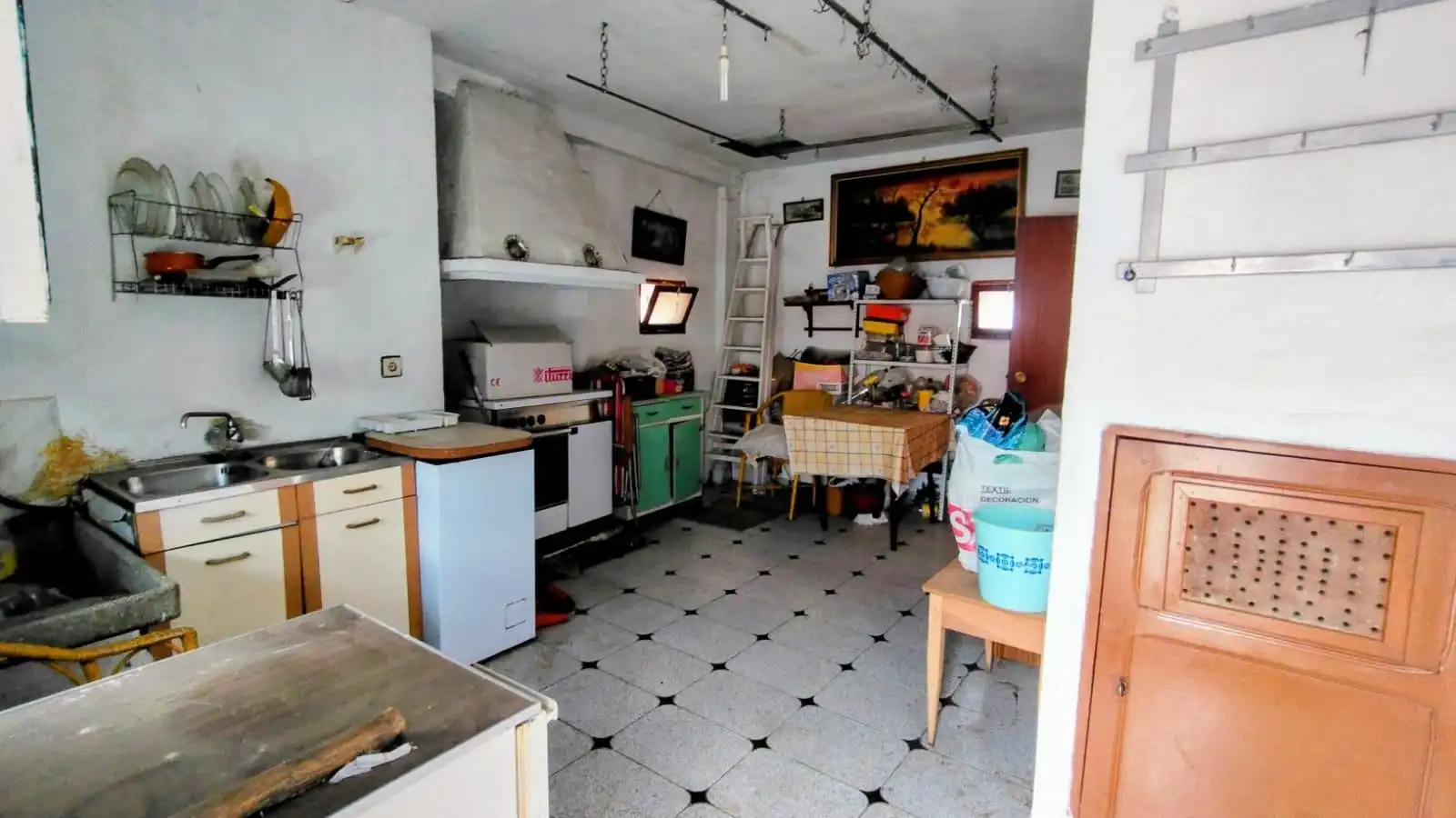 Kitchen of Houses for sale in Valdeobispo  with Terrace