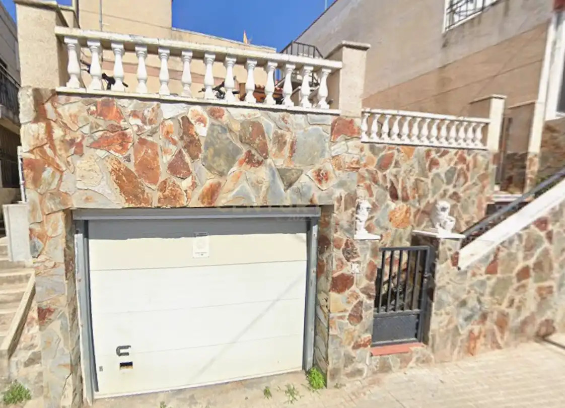 Casa o chalet en venta en Carrer Bilbao, Sant Vicenç dels Horts, Spain, 35, Sant Vicenç Dels Horts