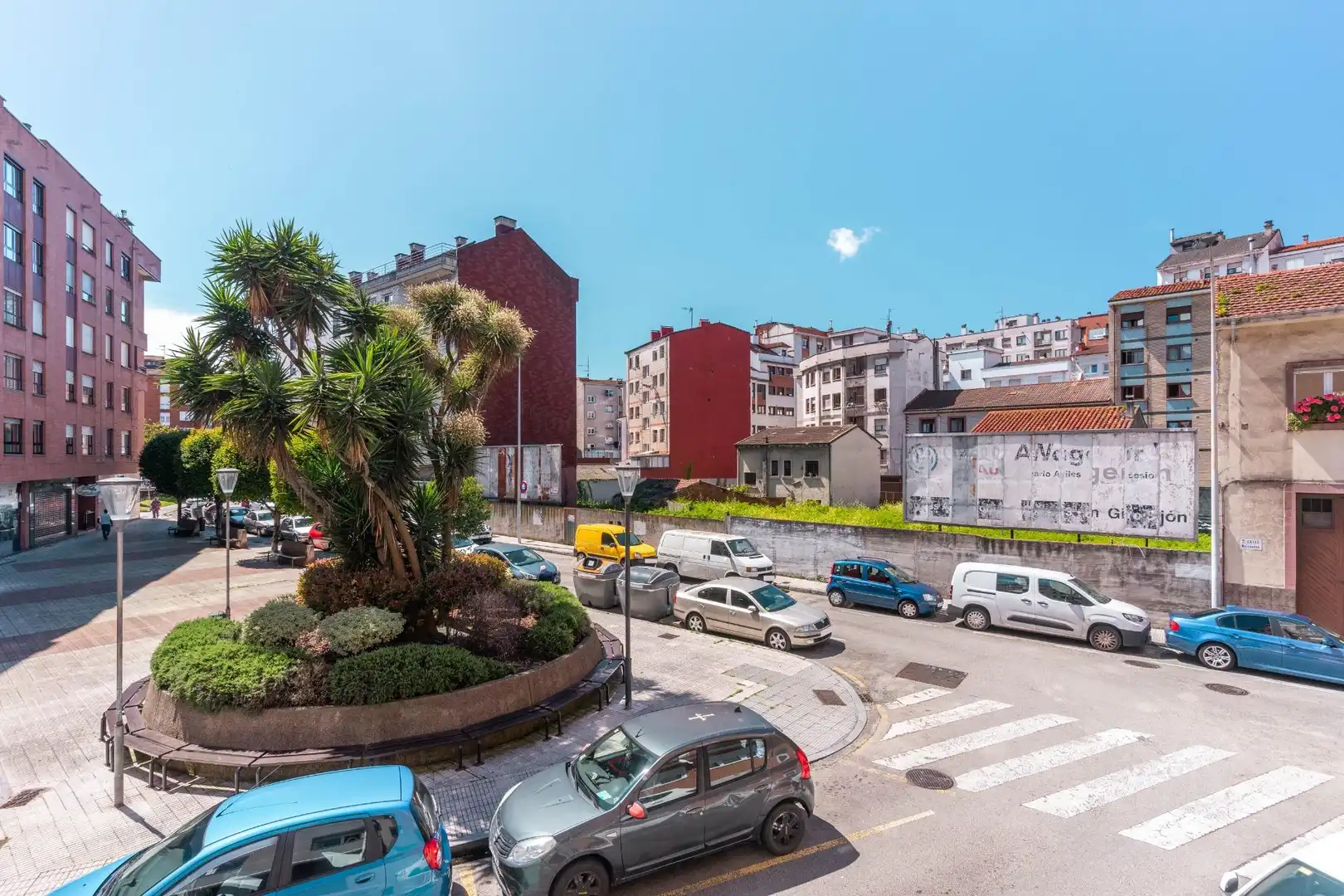 Vista exterior de Pis en venda en Gijón  amb Calefacció, Jardí privat i Terrassa