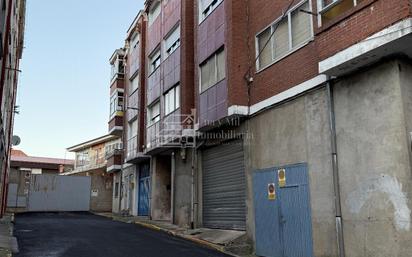 Vista exterior de Pis en venda en Guijuelo amb Calefacció, Terrassa i Balcó