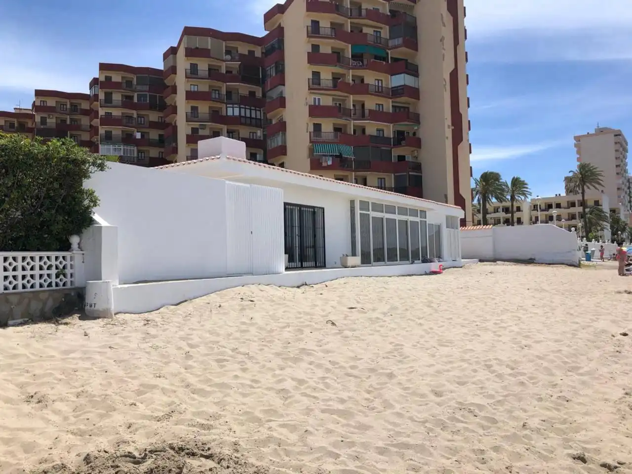 Vista exterior de Casa o xalet en venda en Cartagena amb Jardí privat, Terrassa i Moblat