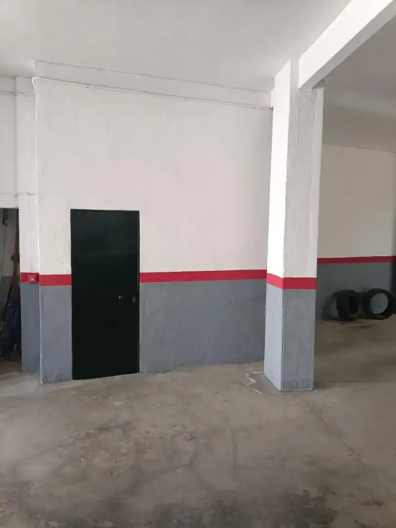 Casa adosada en venda en Lora del Río amb Aire condicionat, Moblat i Forn