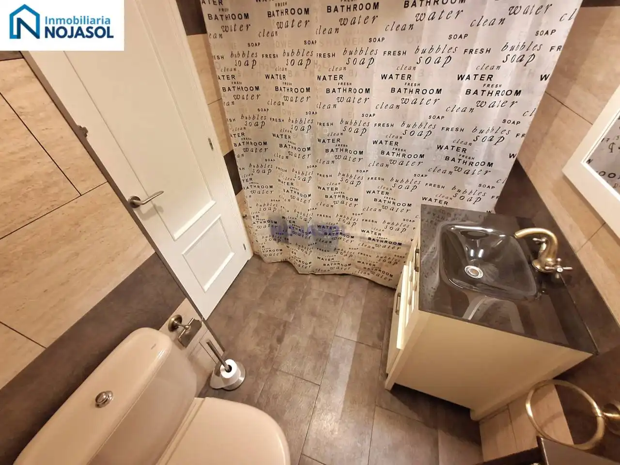 Baño de Apartamento en venta en Noja con Calefacción, Parquet y Terraza