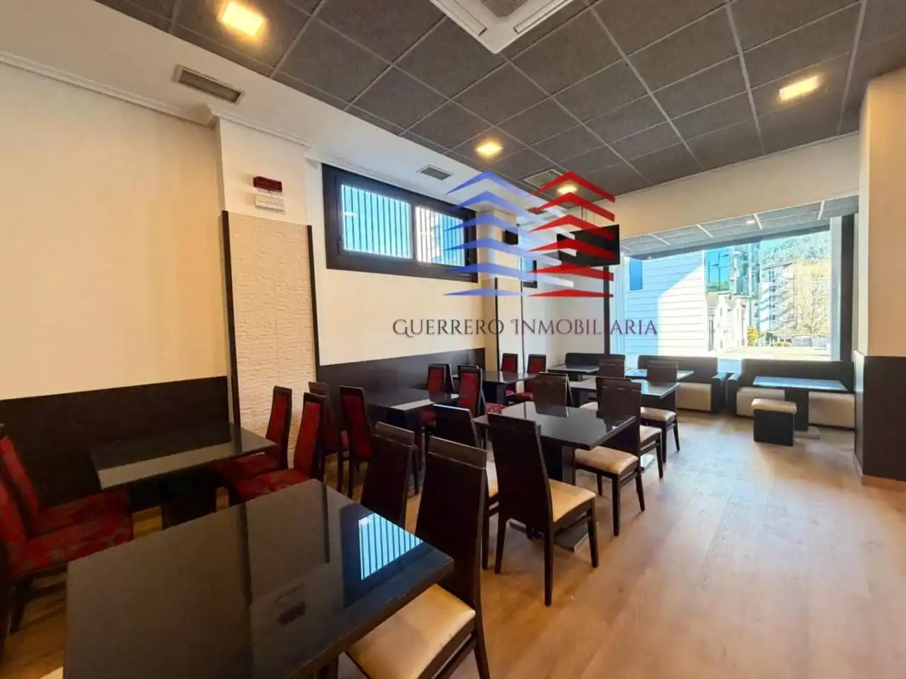 Commercial properties for rent in Ourense Capital   with Air Conditioner and Alarm