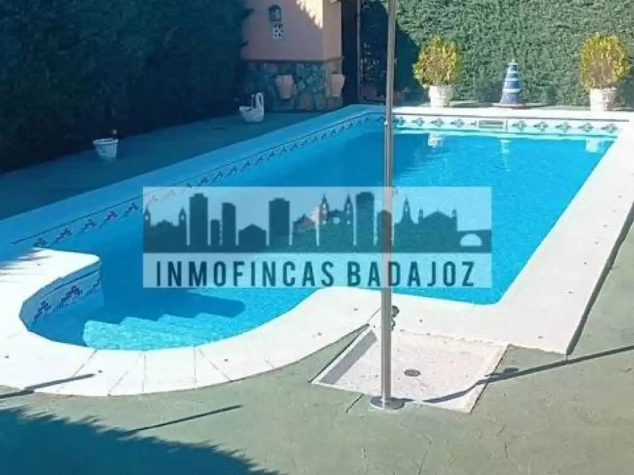 Piscina de Finca rústica en venda en Valverde de Leganés amb Aire condicionat, Calefacció i Jardí privat