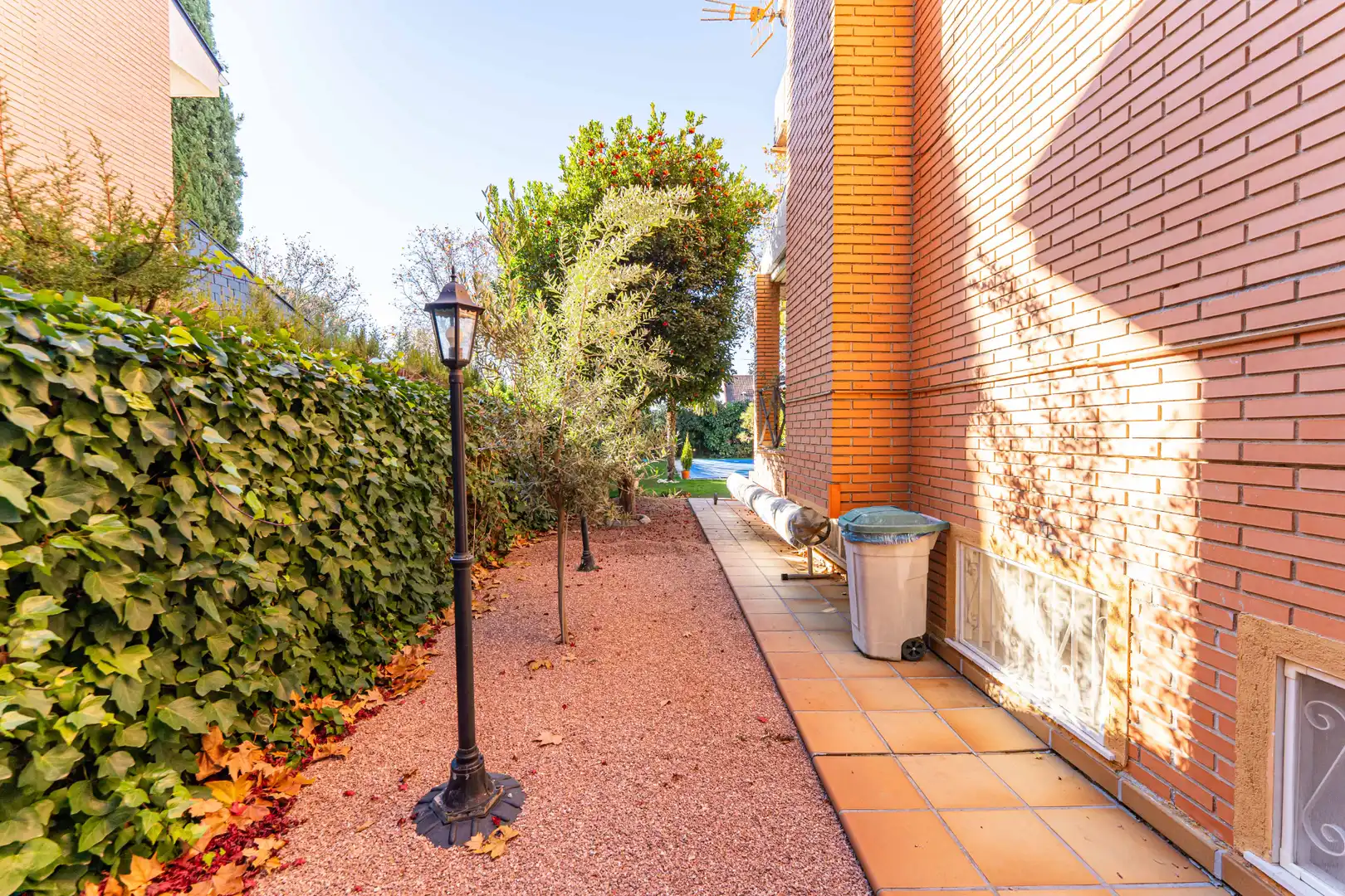 Jardí de Casa adosada en venda en Torrelodones amb Calefacció, Jardí privat i Terrassa