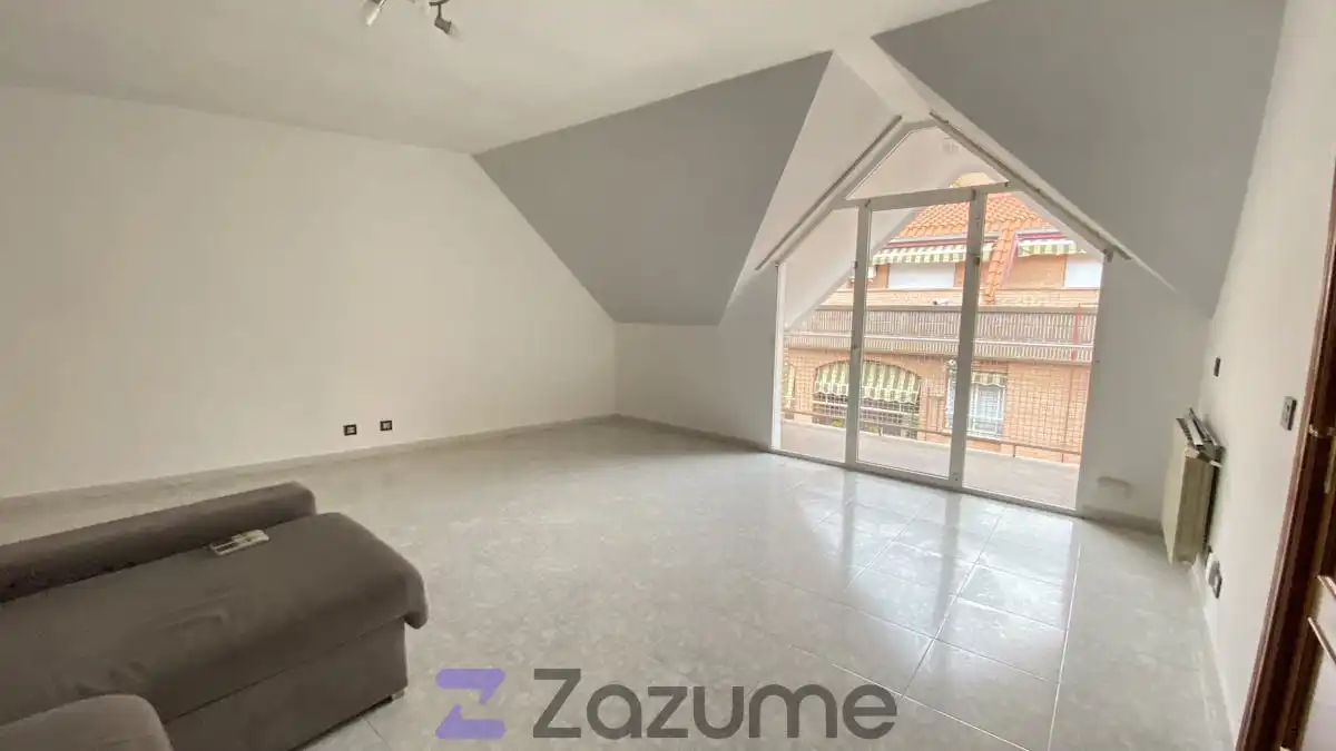 Flat for rent in C. Tamujar, Tres Olivos - La Piedad