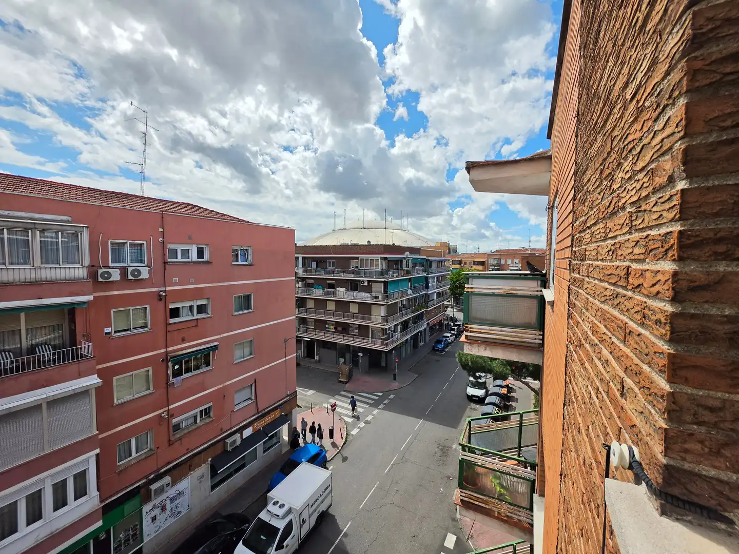 Vista exterior de Pis en venda en Madrid amb Calefacció i Terrassa