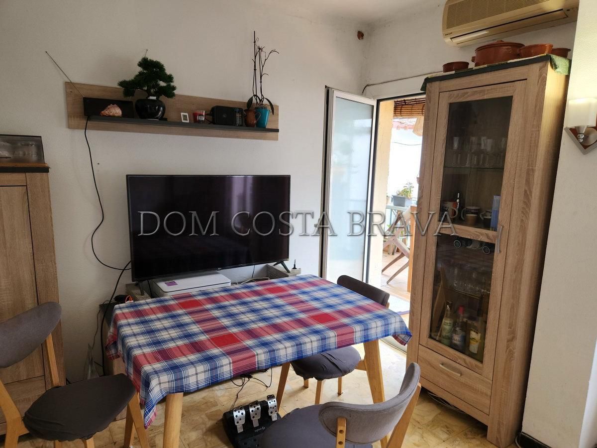 Sala d'estar de Casa adosada en venda en Olot amb Calefacció