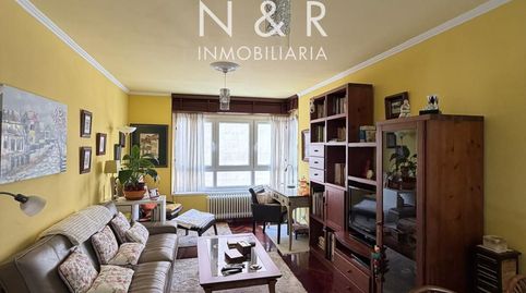 Foto 5 de Piso en venta en Rosalia de Castro, O Milladoiro, Ames