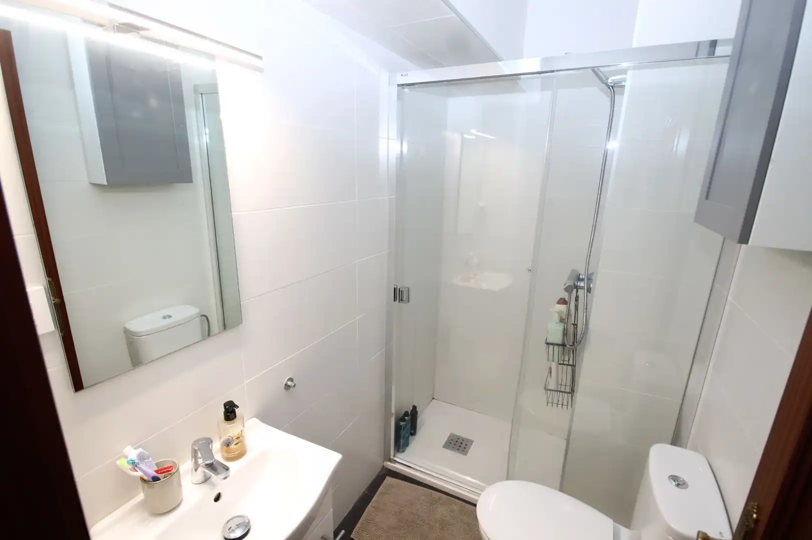Baño de Piso en venta en Santurtzi  con Terraza, Trastero y Amueblado