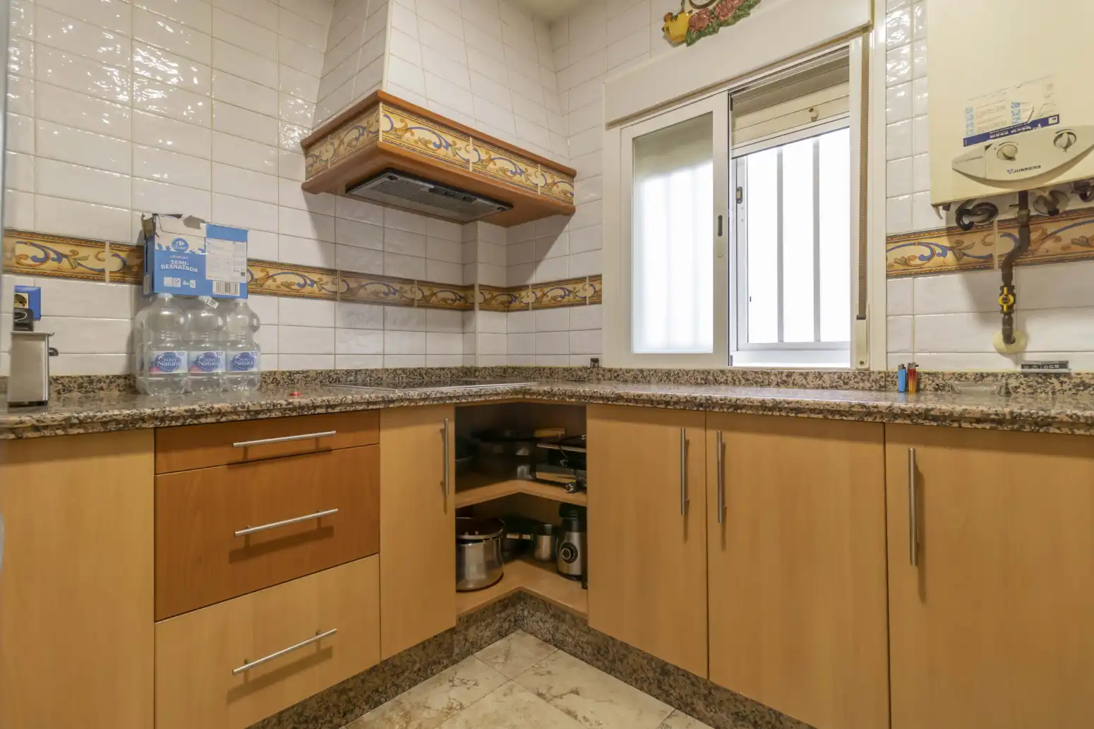 Cocina de Piso en venta en Sevilla con Aire acondicionado, Jardín privado y Piscina