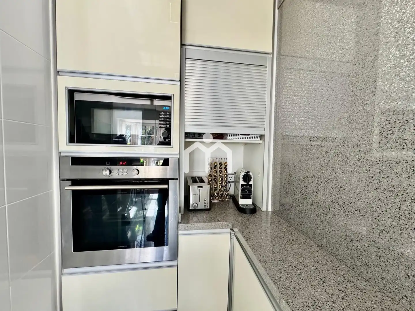 Cuina de Casa o xalet en venda en Badalona amb Aire condicionat, Calefacció i Jardí privat