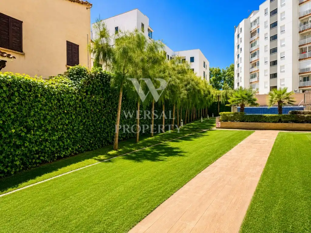 Außenansicht von Wohnungen zum Verkauf in Salou mit Klimaanlage, Privatgarten und Möbliert