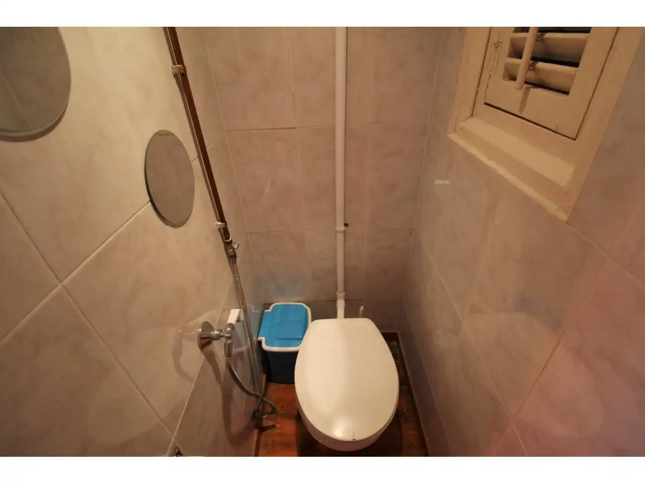 Bathroom of Study for rent in Barcelona  with Air Conditioner, Parquet flooring and Furnished