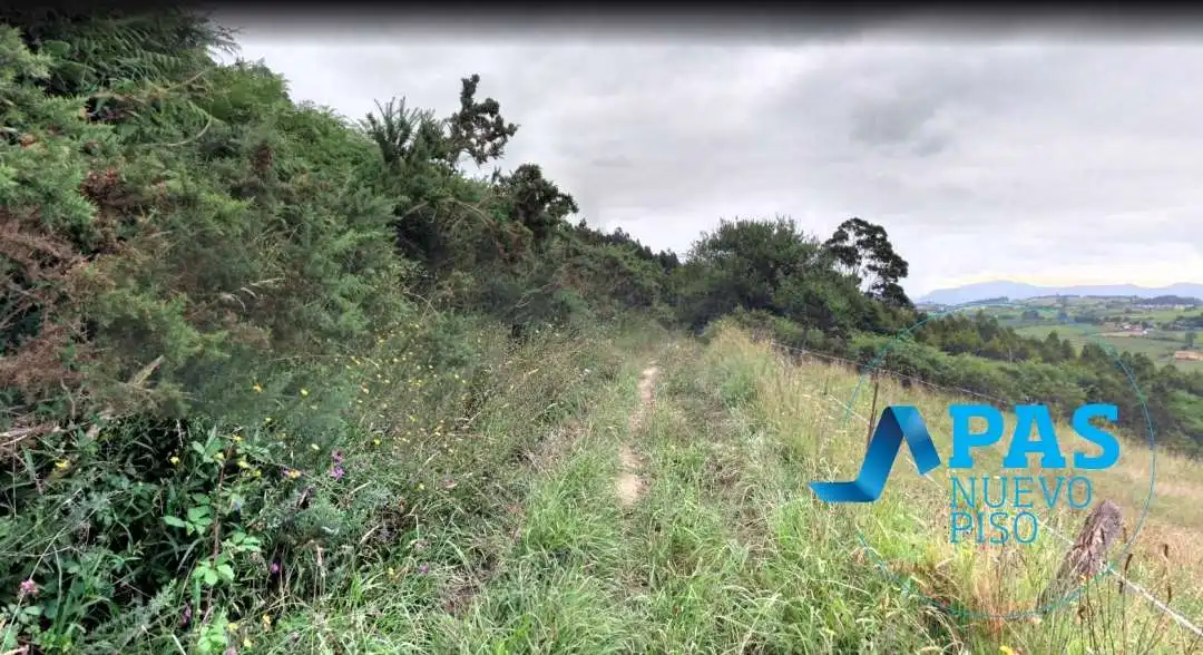 Grundstücke zum Verkauf in Piélagos