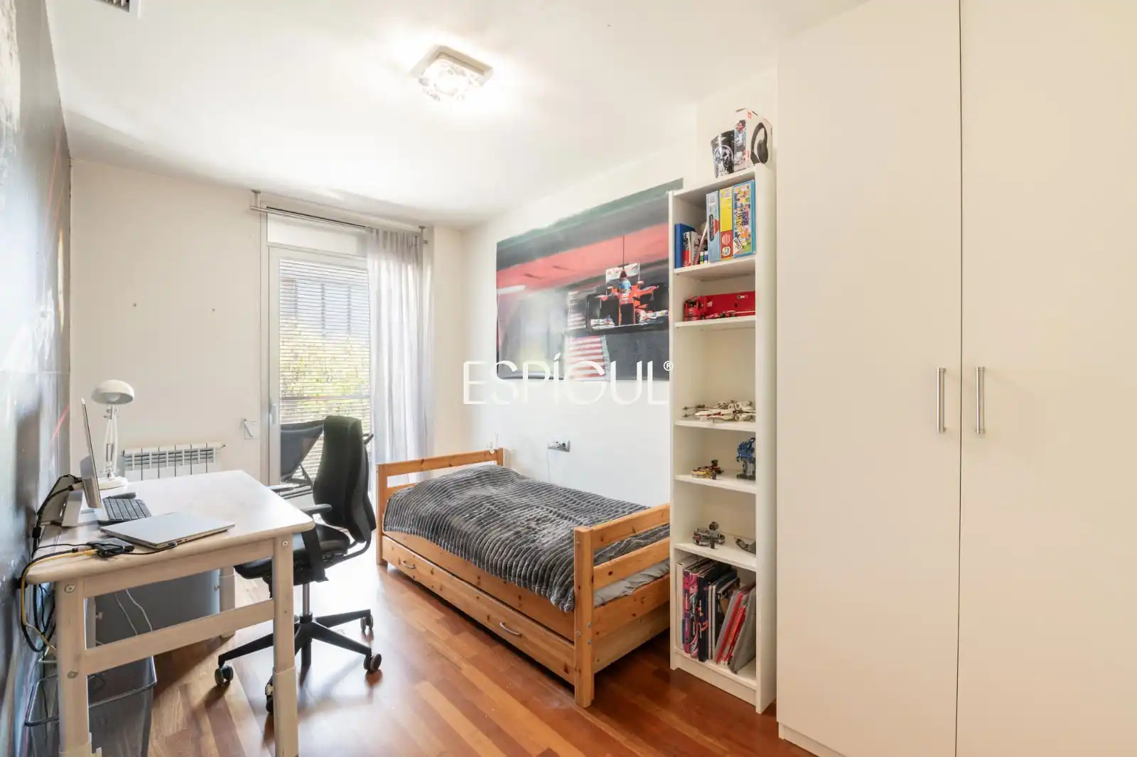 Bedroom of Flat for sale in Sant Cugat del Vallès  with Air Conditioner, Heating and Parquet flooring