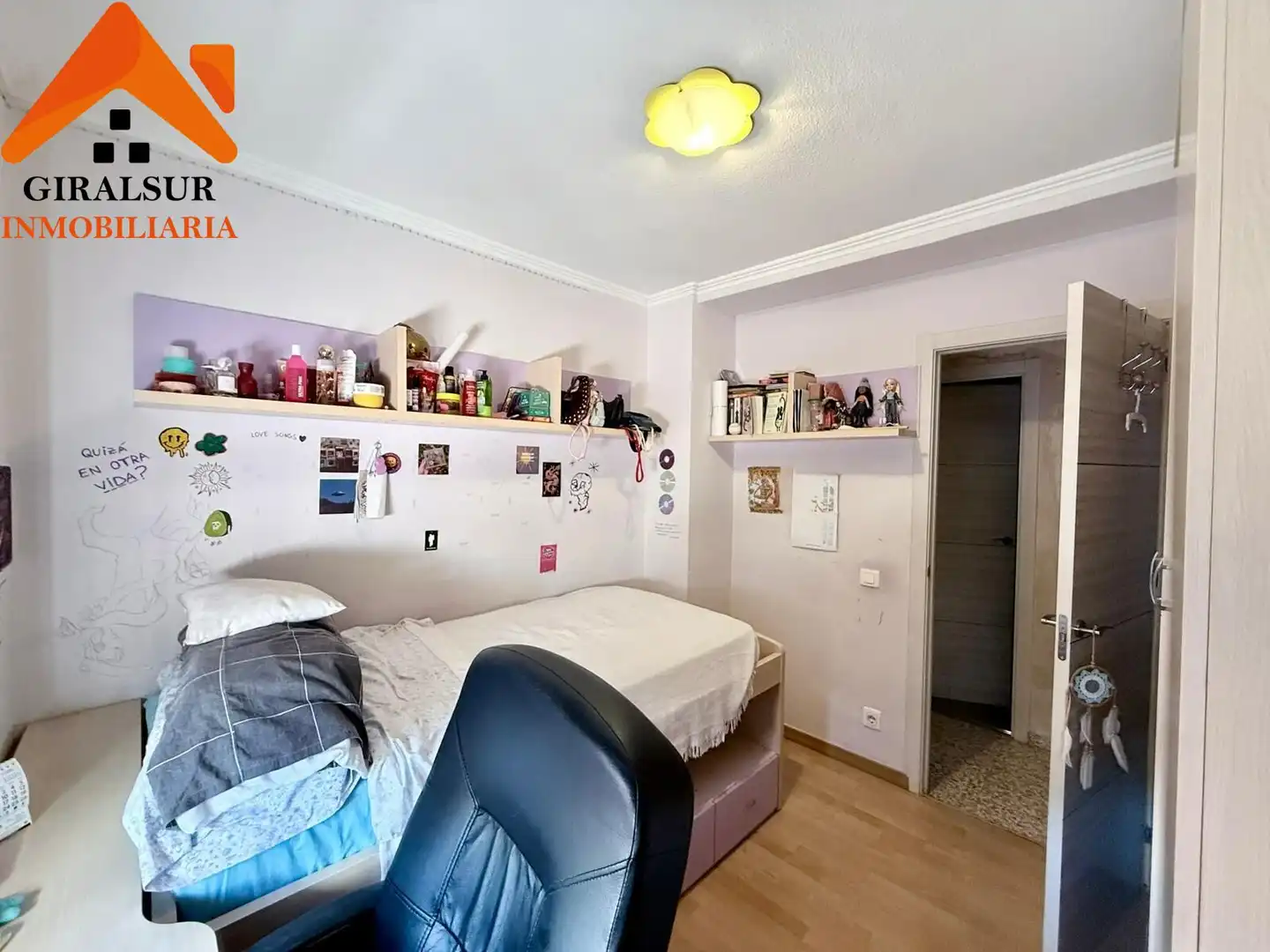 Bedroom of Flat for sale in Sevilla  with Air Conditioner and Terrace