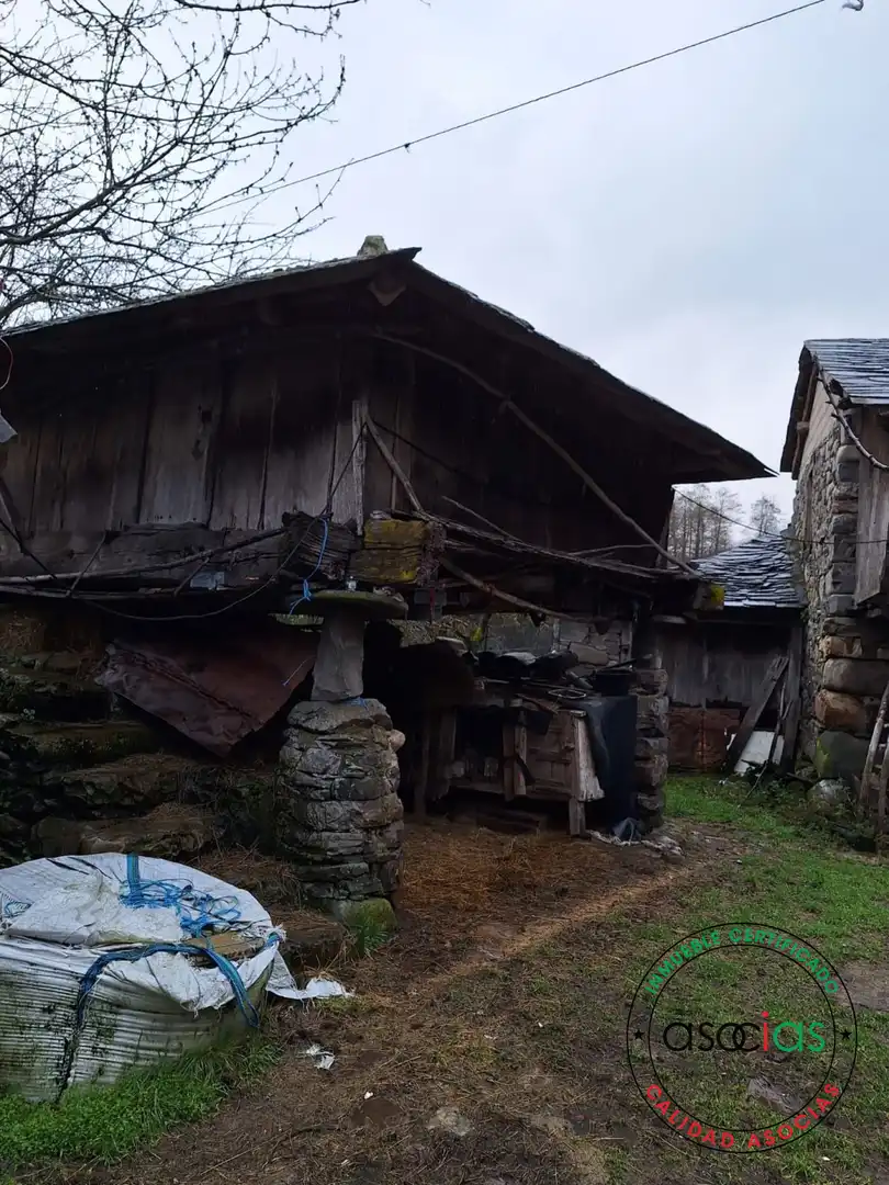 Vista exterior de Casa o xalet en venda en Degaña