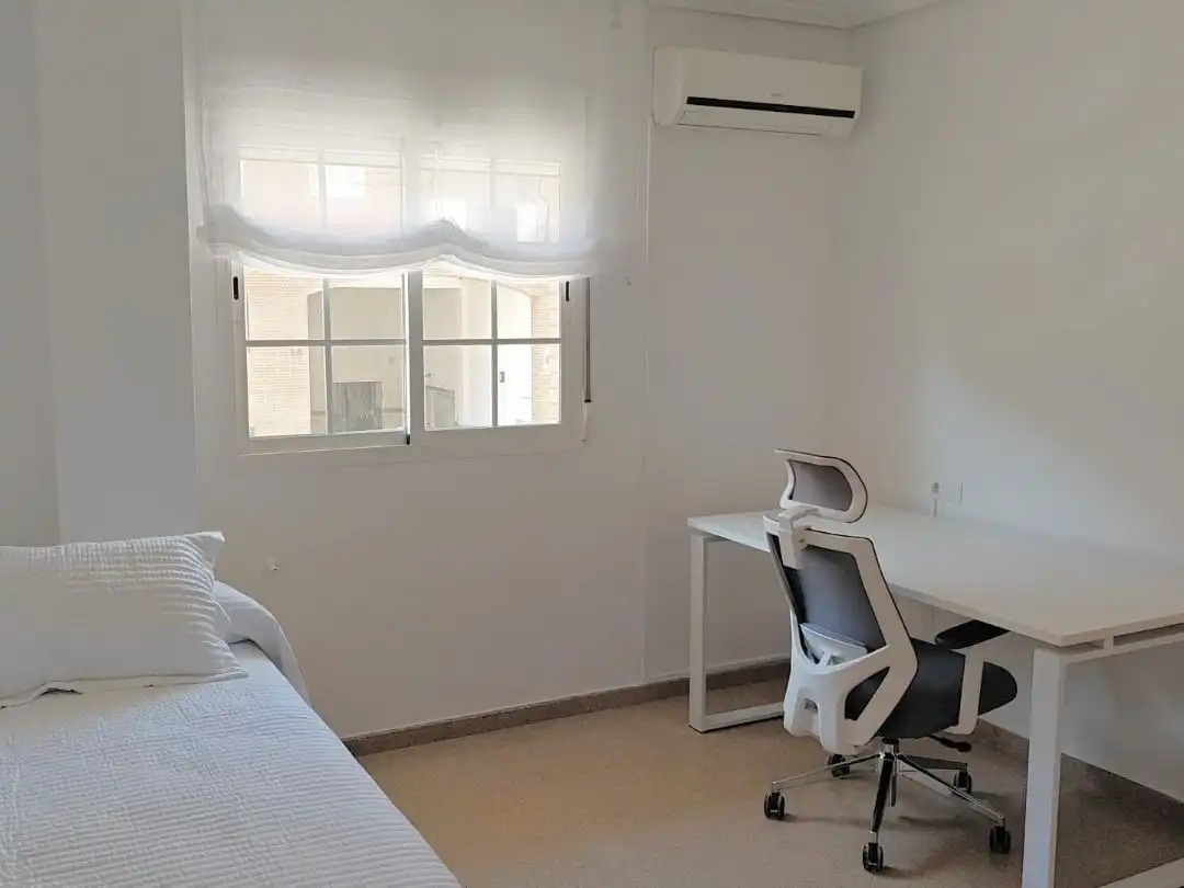 Bedroom of Flat for share in Almendralejo  with Air Conditioner and Furnished