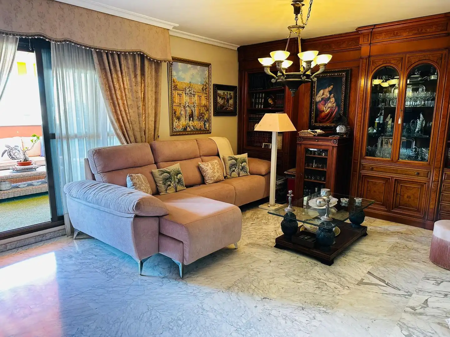 Sala d'estar de Àtic en venda en Córdoba amb Aire condicionat, Jardí privat i Terrassa