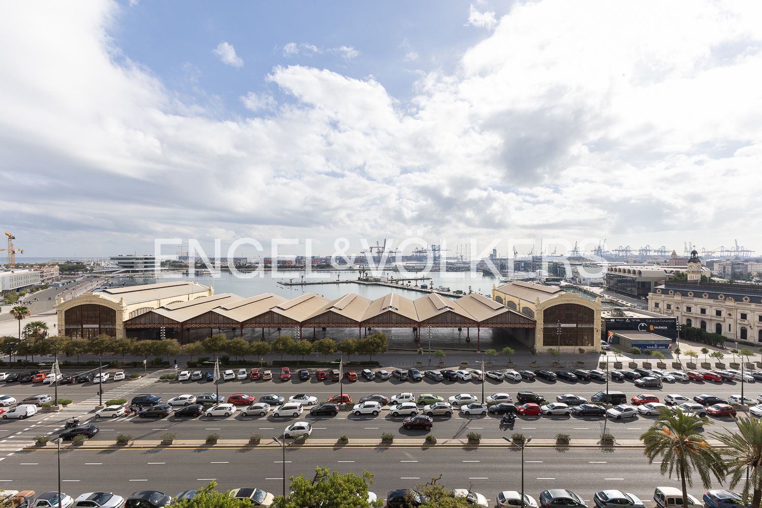 Exterior view of Attic for sale in  Valencia Capital  with Air Conditioner, Heating and Furnished