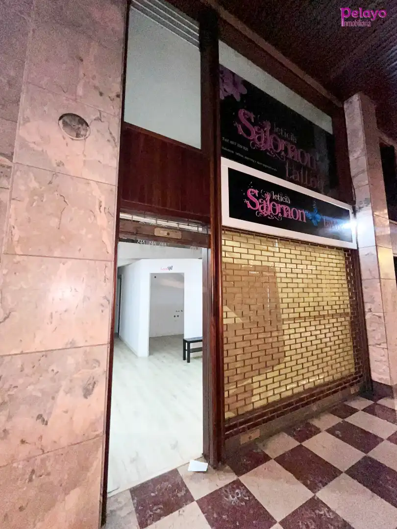 Local comercial en venda a Calle José María Pereda 59, imagen 4