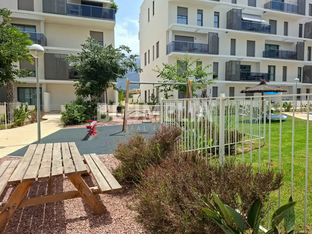 Terrassa de Apartament en venda en Dénia amb Aire condicionat, Calefacció i Jardí privat