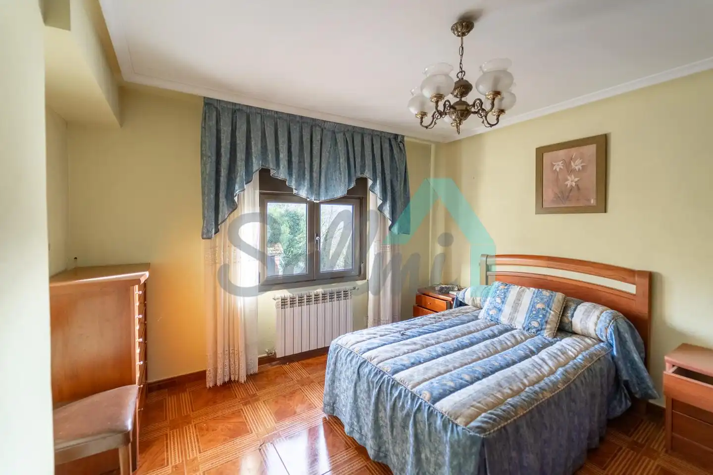 Dormitori de Casa o xalet en venda en Oviedo  amb Calefacció, Jardí privat i Terrassa