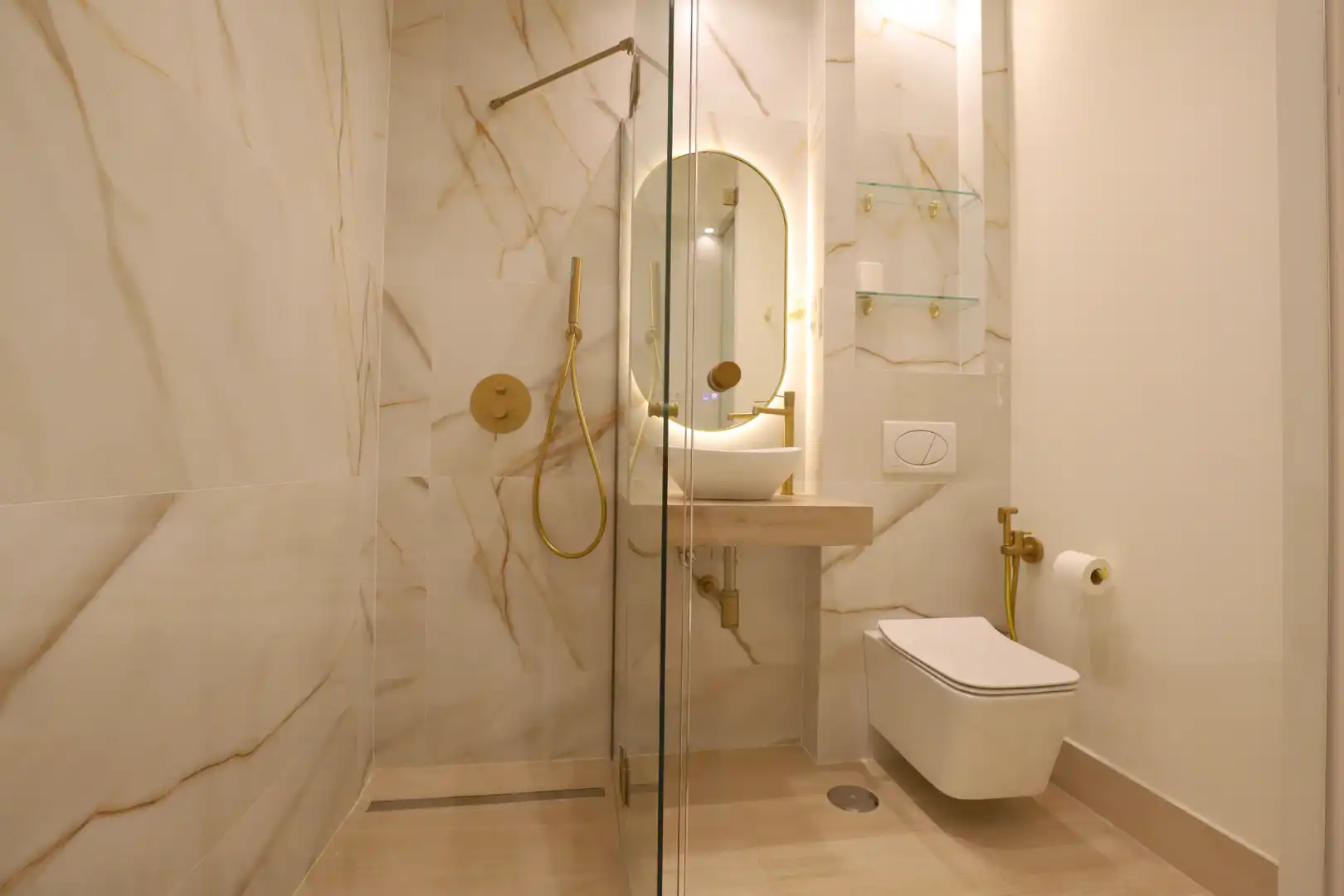 Badezimmer von Gebäude zum Verkauf in Madrid mit Alarm