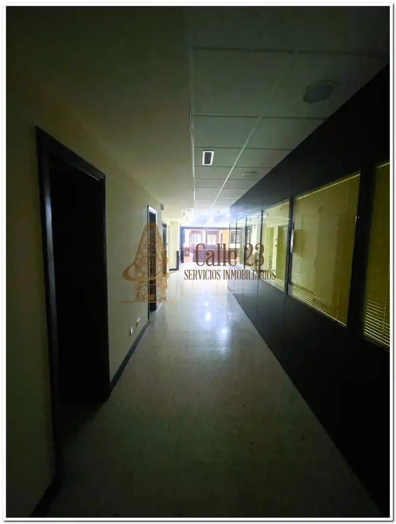 Oficina amb terrassa de lloguer a Centro, imagen 11