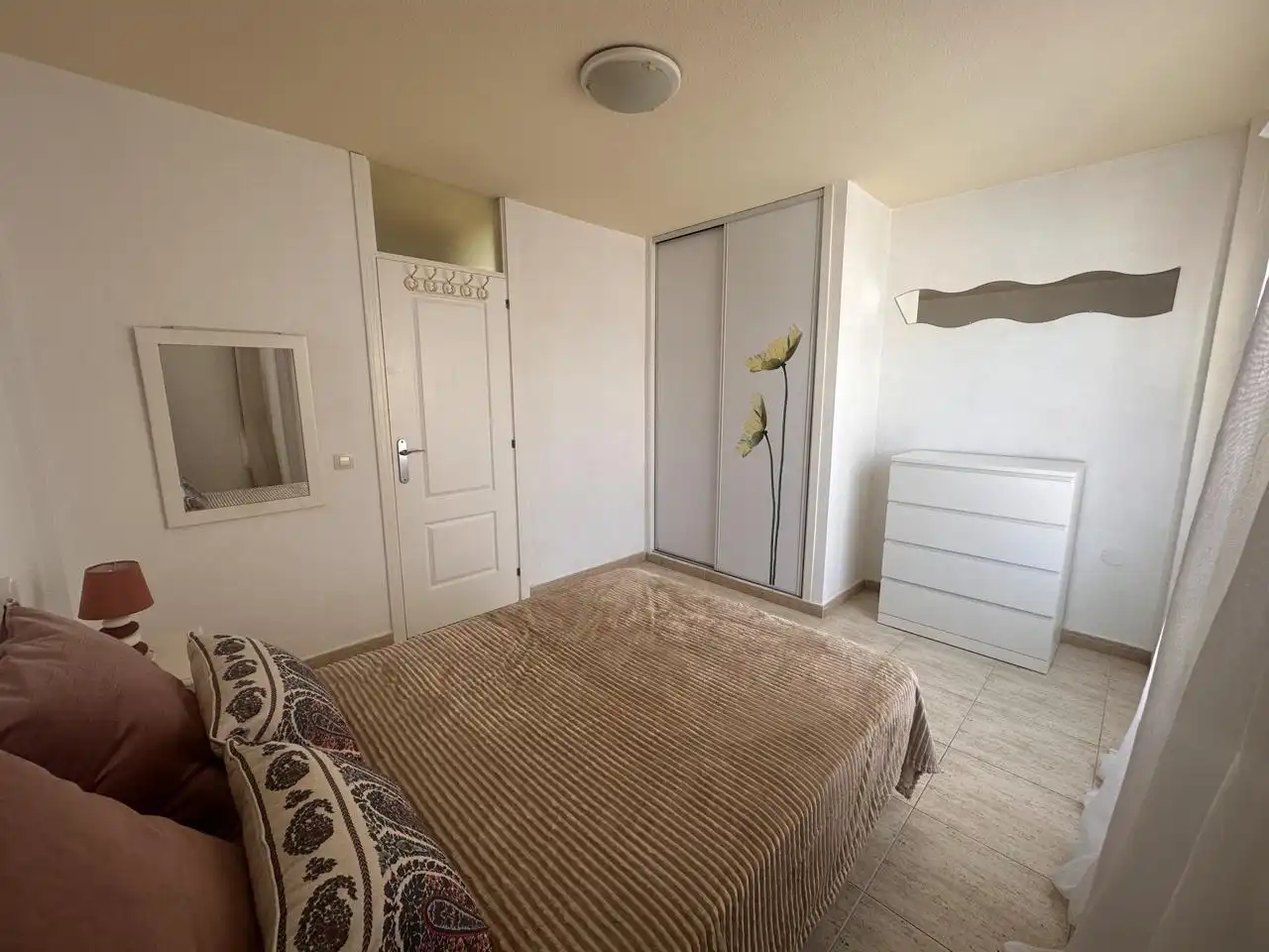 Habitación de Apartamento en venta en Adeje con Aire acondicionado, Terraza y Piscina comunitaria