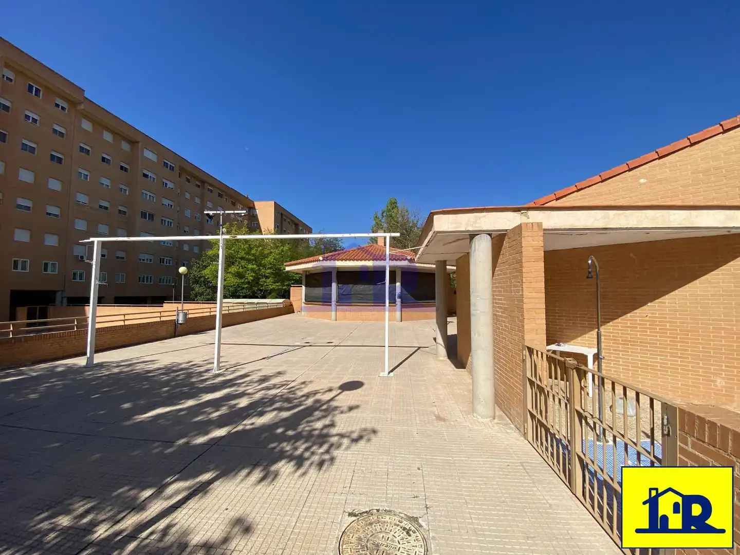 Aparcament de Àtic de lloguer en Cuenca amb Calefacció, Terrassa i Piscina
