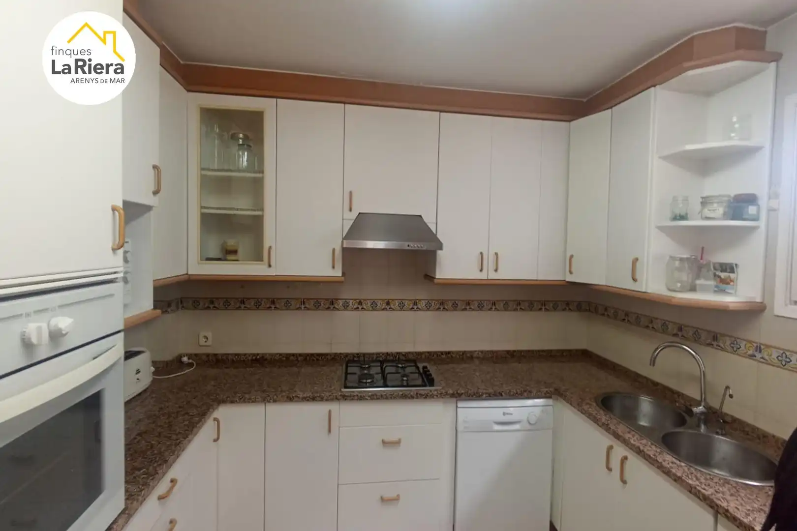 Cuina de Casa o xalet en venda en Sant Iscle de Vallalta amb Calefacció, Jardí privat i Terrassa