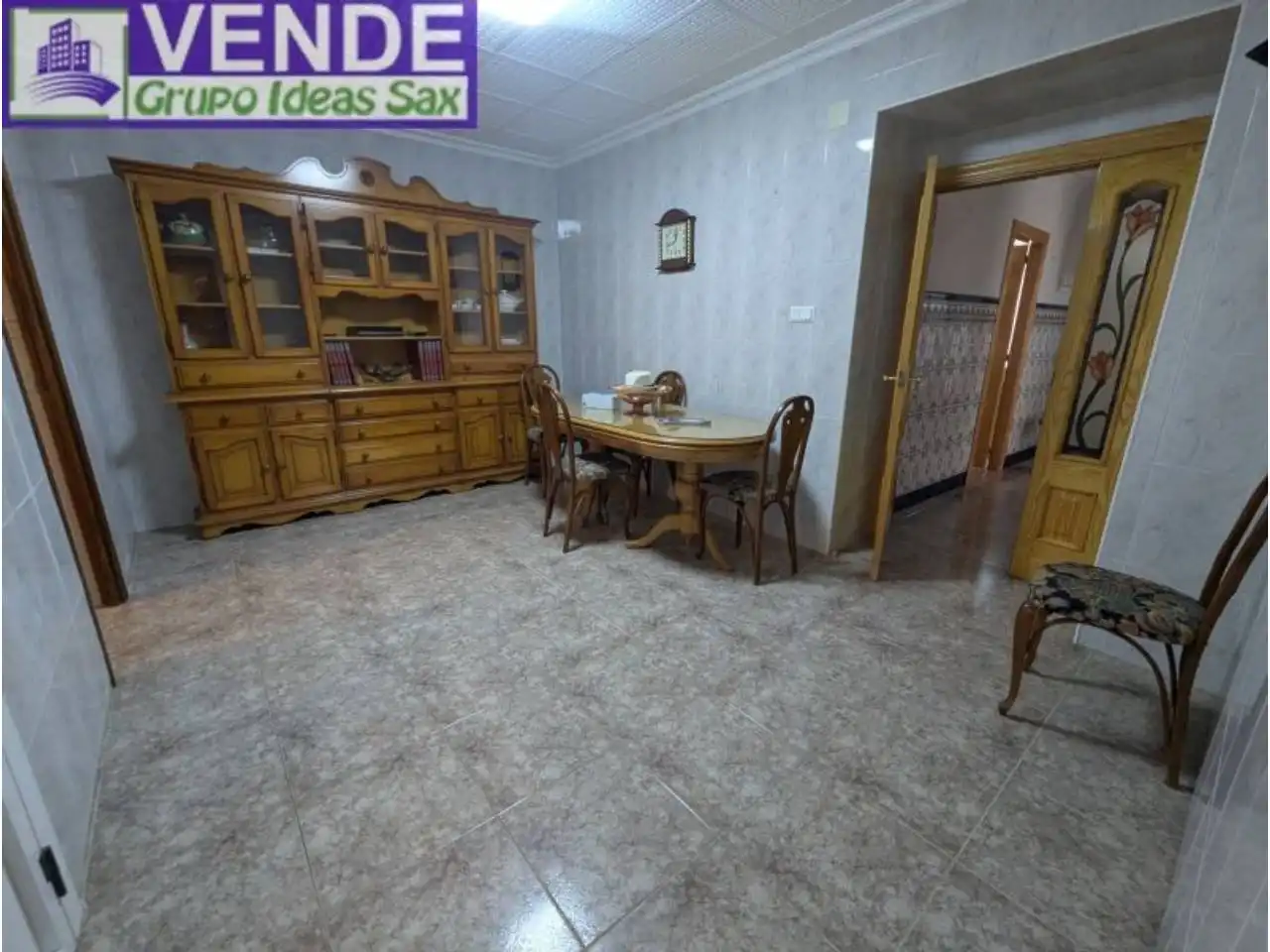 Flat for sale in Sax
