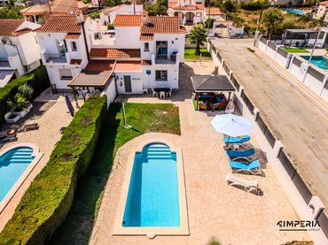 Villa mit Balkon zum Verkauf in Carrer Rovelló