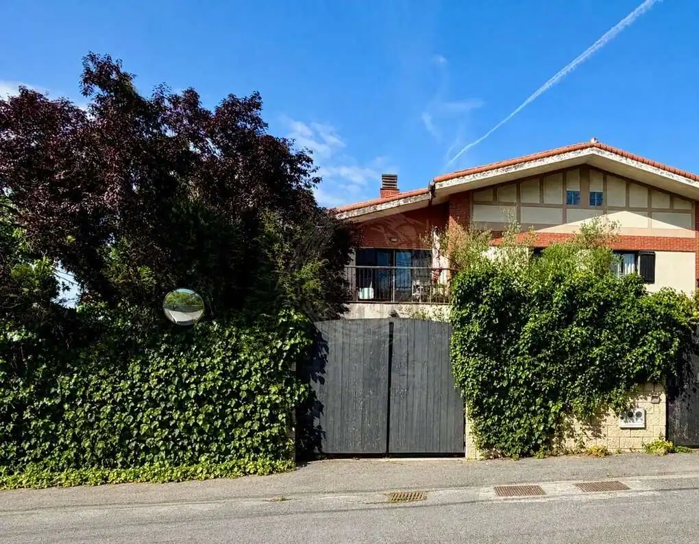 Exterior view of Detached homes for sale in Erandio  with Heating, Terrace and Storage room