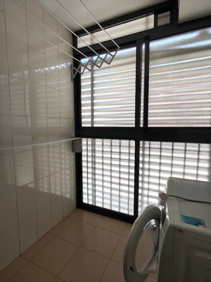 Baño de Piso de alquiler en Valencia con Aire acondicionado, Calefacción y Jardín privado