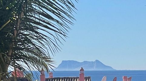 Espectacular apartamento de 3 dormitorios con vistas al mar y a pocos pasos de la playa!
