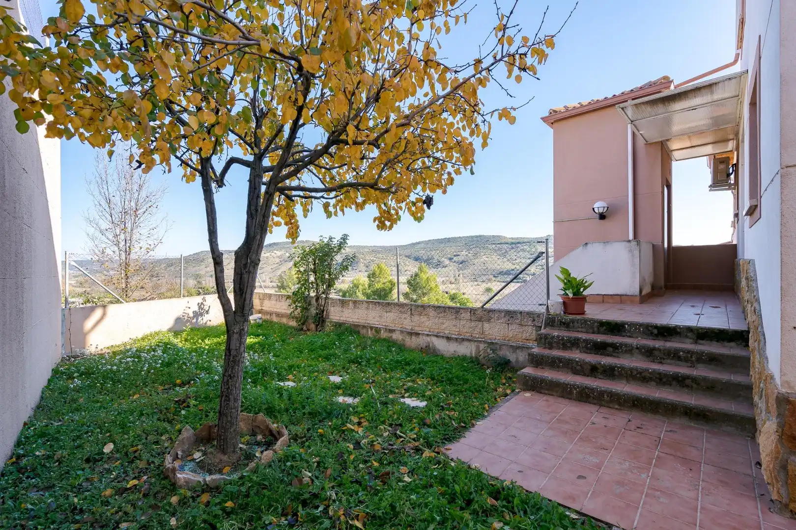 Garten von Einfamilien-Reihenhaus zum Verkauf in Carabaña mit Heizung, Privatgarten und Terrasse