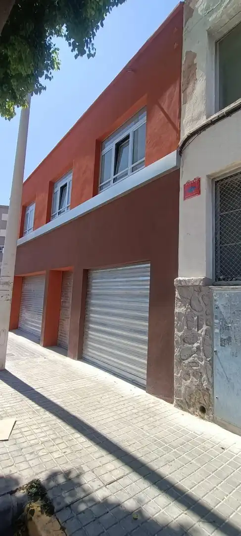 Außenansicht von Fabrikhallen zur Miete in Elche / Elx