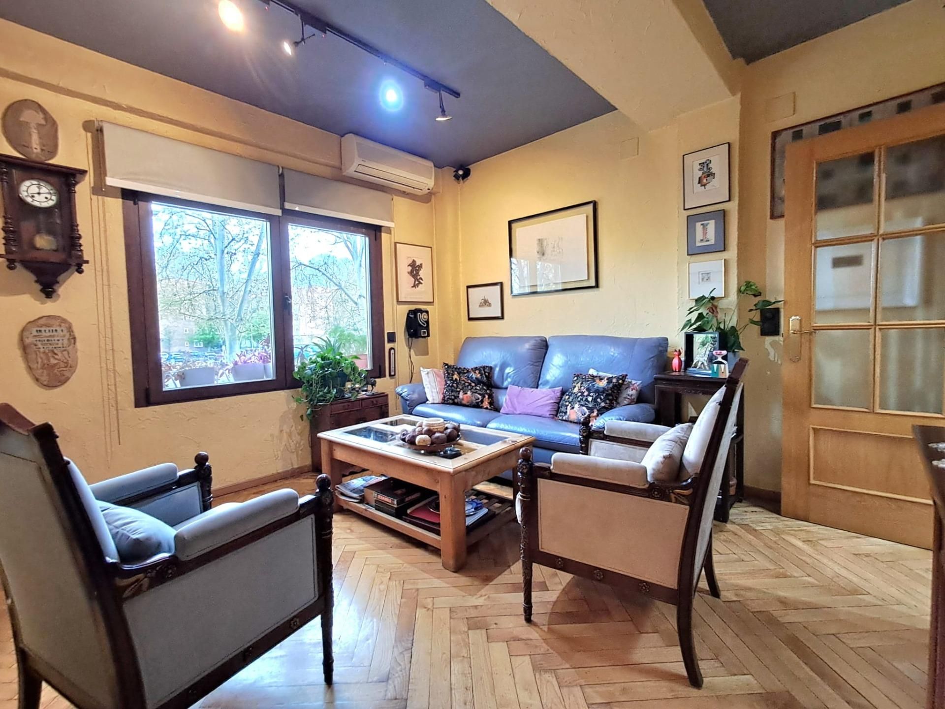 Living room of Flat for sale in  Madrid Capital  with Air Conditioner and Heating