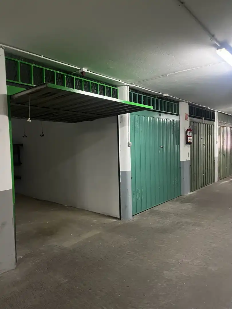 Parking of Garage for rent in Camargo